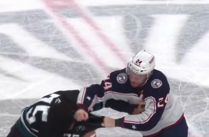 El momento donde Olivier le asesta un golpe fatal a Reaves