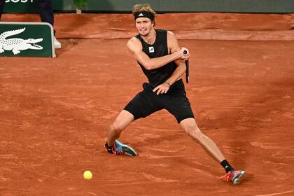 El momento en el que Alexander Zverev se lesiona el tobillo derecho, durante las semifinales de Roland Garros, el 3 de junio pasado. 