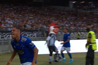 Brasil: la insólita sanción para la mascota del equipo en el que juegan Zaracho y Nacho Fernández