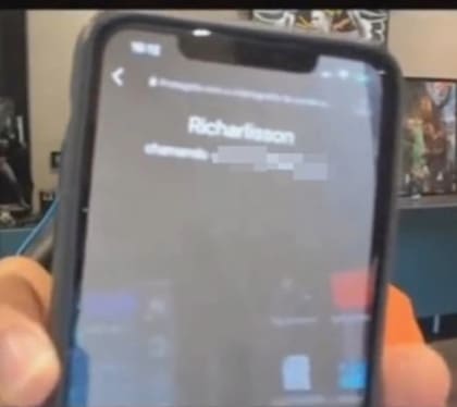 El momento en el que Neymar muestra el número de su compañero Richarlison en Twitch