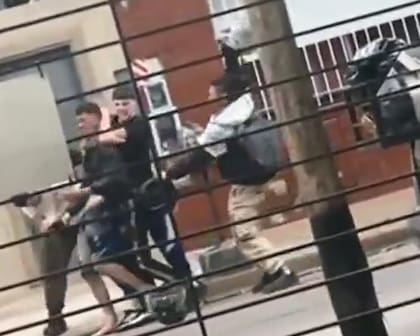 El momento en el que uno de los vecinos aplicó la maniobra