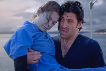 El momento en que Derek rescata a Meredith justo antes de que muera ahogada