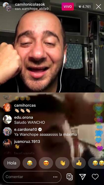 El momento en que Edwin Cardona, excompañero en Boca, entró a ver el vivo y saludó a Wanchope. "¿Qué onda gordooo? Este colombiano es de lo mejor que he visto", dijo Wanchope.