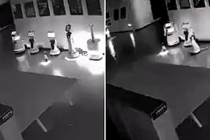 El momento en que el robot logra secuestrar a otros al pedirles que lo acompañen a casa. Foto: captura