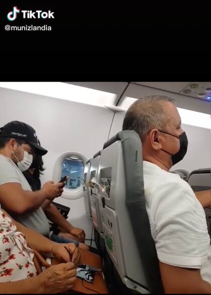 El momento en que el tiktoker y sus amigos conectaron la bocina para hacer reír a todos