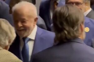 Lacalle Pou fue a la asunción de Lula con Pepe Mujica y Sanguinetti: la broma que le hizo el presidente de Brasil