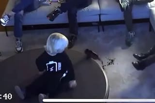 La insólita excusa que le dio Mirko a Marley tras tirar vino en la alfombra