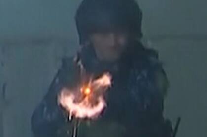 El momento en que Nahuel Falcón le dispara a un camarógrafo de TyC Sports; según sus declaraciones, no le apuntó