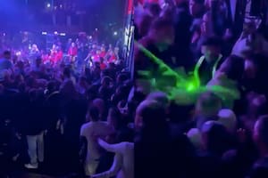Néstor Ortigoza se trenzó a golpes con patovicas en un boliche y Rocío Oliva lo defendió en redes