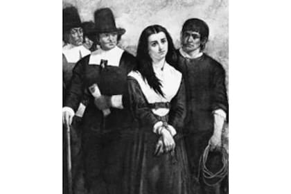 El momento en que Sarah Good, Sarah Osborne y Tituba son llevadas ante el magistrado en Salem, Massachusetts, en 1692