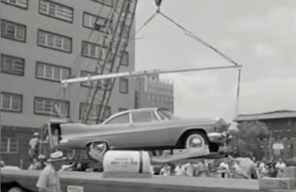 El momento en que se enterró a la señorita Belvedere en 1957