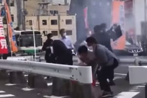 El video que muestra el momento exacto en el que le dispararon a Shinzo Abe