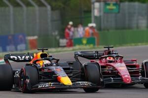 Verstappen le arrebató la punta sobre el final a Leclerc en Imola y ganó la carrera sprint