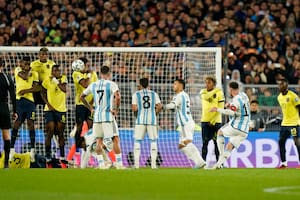 El video del golazo de tiro libre de Lionel Messi en el triunfo de la selección argentina ante Ecuador