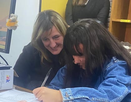 El momento exacto en que firman la guarda de Sol. Inolvidable recuerdo.