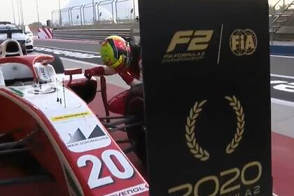 El momento más emocionante: apenas termino la carrera, Mick Schumacher rompió en llanto por el título en la Fórmula 2.