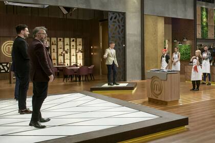 El momento más temido de toda competencia: el jurado, cara a cara con los participantes