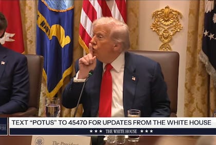 El momento que Trump calló a una periodista que le preguntó por China