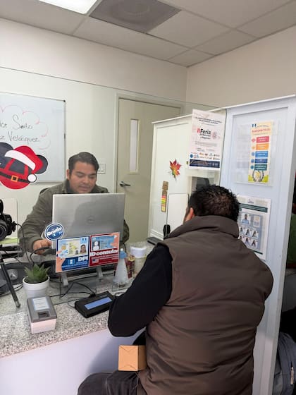 El money order es indispensable para cualquier trámite que se quiera realizar en el consulado (X/@consGUAenLAX)