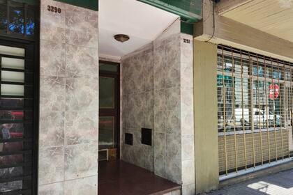 El monoambiente de este edificio cuenta con living-comedor integrado, cocina y baño completo