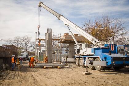 El montaje de pilotes y columnas se está realizando en el primer tramo de la extensión del viaducto