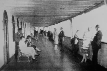 El Monte Cervantes contaba con todas las comodidades para que los pasajeros disfrutarn su estadía mientras la nave recorría el océano Atlántico y luego los mares del sur