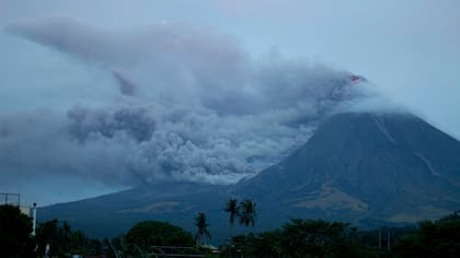 Más de 15.000 habitantes fueron evacuados en un área de 7 km alrededor del volcán, que es hasta ahora la zona considerada de peligro
