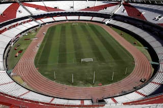 River-Palestino: el extraño partido sin gente por primera vez en el Monumental