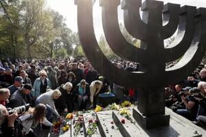 Indignación mundial por ataque ruso al memorial de las víctimas nazis de Kiev