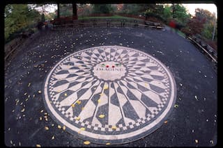 El Beatle se mueve por Nueva York, en las páginas de Dakota