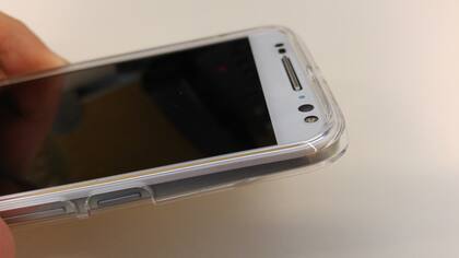 El Moto X Style se vende en el país con un protector transparente para el borde del teléfono