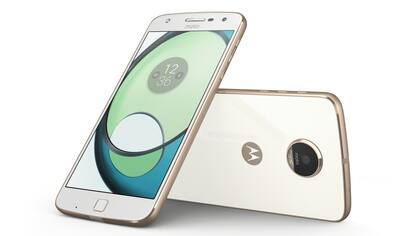 El Moto Z Play tiene una pantalla de 5,5 pulgadas, un chip Snapdragon 625, 3 GB de RAM y una cámara de 16 megapixeles