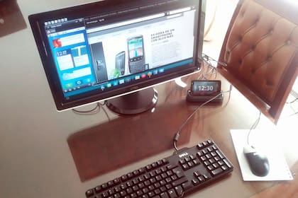 El Motorola Atrix, en 2011, un pionero a la hora de usar un smartphone como corazón de un equipo de escritorio