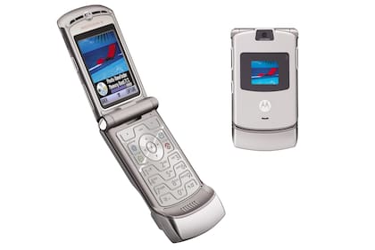 El Motorola Razr v3 salió a la venta en 2004; tenía 14 mm de grosor y el cuerpo estaba hecho de aluminio, algo inusual para la época