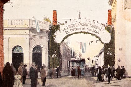 El movimiento autodenominado "peregrinación patriótica" pedía la recuperación de la fachada original de la casa.