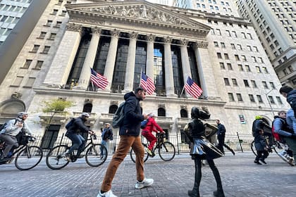 El movimiento de la Bolsa en los Estados Unidos es una referencia de la situación internacional de los papeles argentinos en este feriado del 20 de noviembre (Foto AP/Ted Shaffrey)