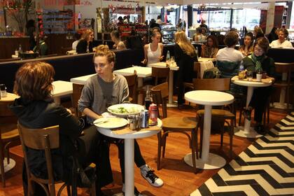 El movimiento empieza alrededor de las 10 de la mañana y alcanza sus picos para el almuerzo y el té