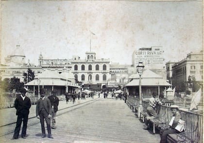 El muelle no sólo tenía una utilidad práctica. También era un sitio de paseo para los porteños