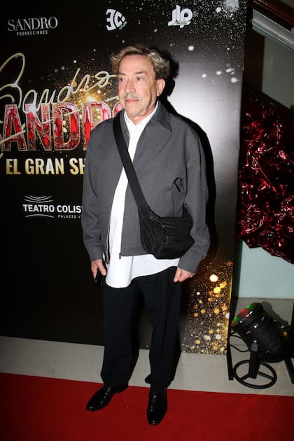 El multifacético Anibal Pachano no se quiso perder la función especial del musical y dijo presente en el Teatro Coliseo