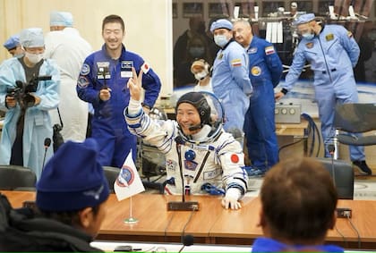 El multimillonario japonés Yusaku Maezawa, antes de viajar a la Estación Espacial Internacional, en diciembre de 2021. (GETTY)