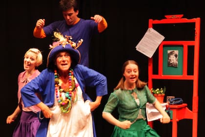 El mundo de María Elena Walsh se abre para los más chicos en el teatro La Galera Encantada