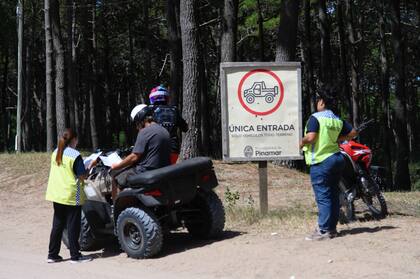 El Municipio de Pinamar realiza controles en la entrada y salida de La Frontera de Pinamar.