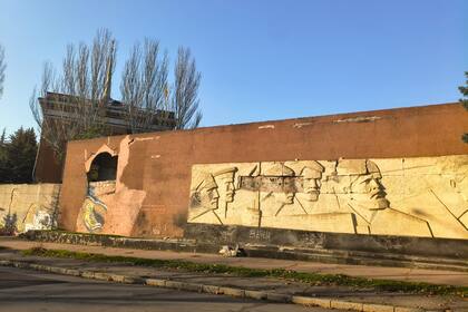El mural de Lenin dañado por el fuego ruso