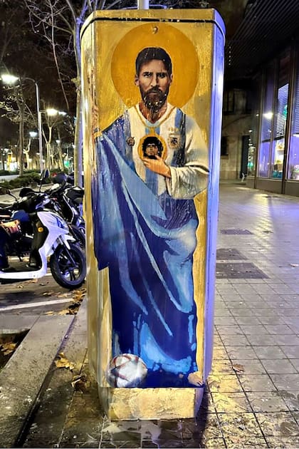 El mural de Lionel Messi que fue atacado en Barcelona
