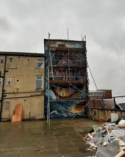 El mural del pescador en pleno proceso
