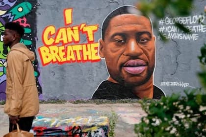 El mural recuerda al hombre asesinado por la brutalidad policial