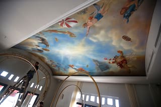 El mural pop e hiperrealista que revitaliza al icónico Torreón del Monje