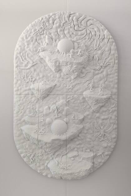 El mural tridimensional de Trinidad Metz Brea vendido por Valerie's Factory durante el montaje de Pinta