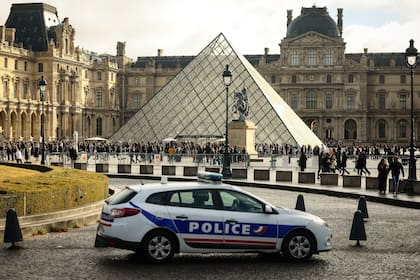 El Museo del Louvre en París el 26 de octubre del 2025