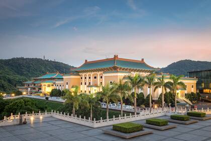 El museo nacional del palacio, en Taipéi, tiene una colección permanente de casi 700.000 artículos y obras de arte de China imperial